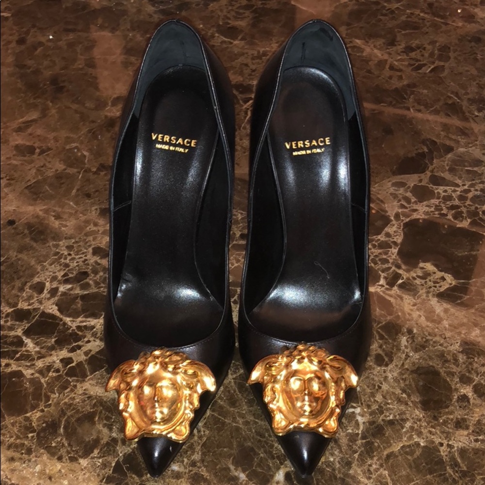 PALAZZO PUMPS